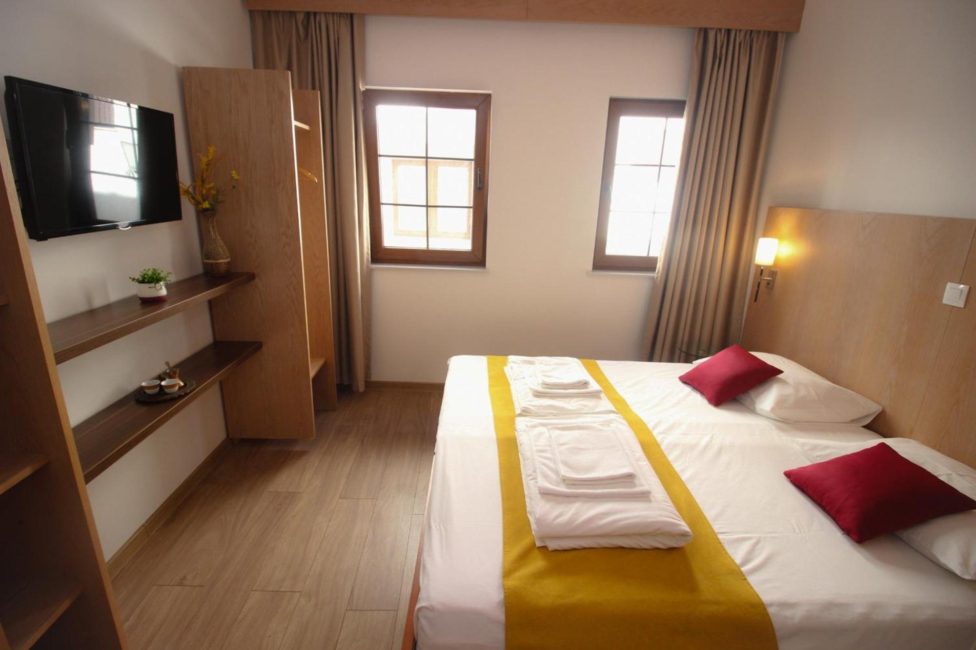 Villa Deny Mostar - With Free Parking Exterior foto