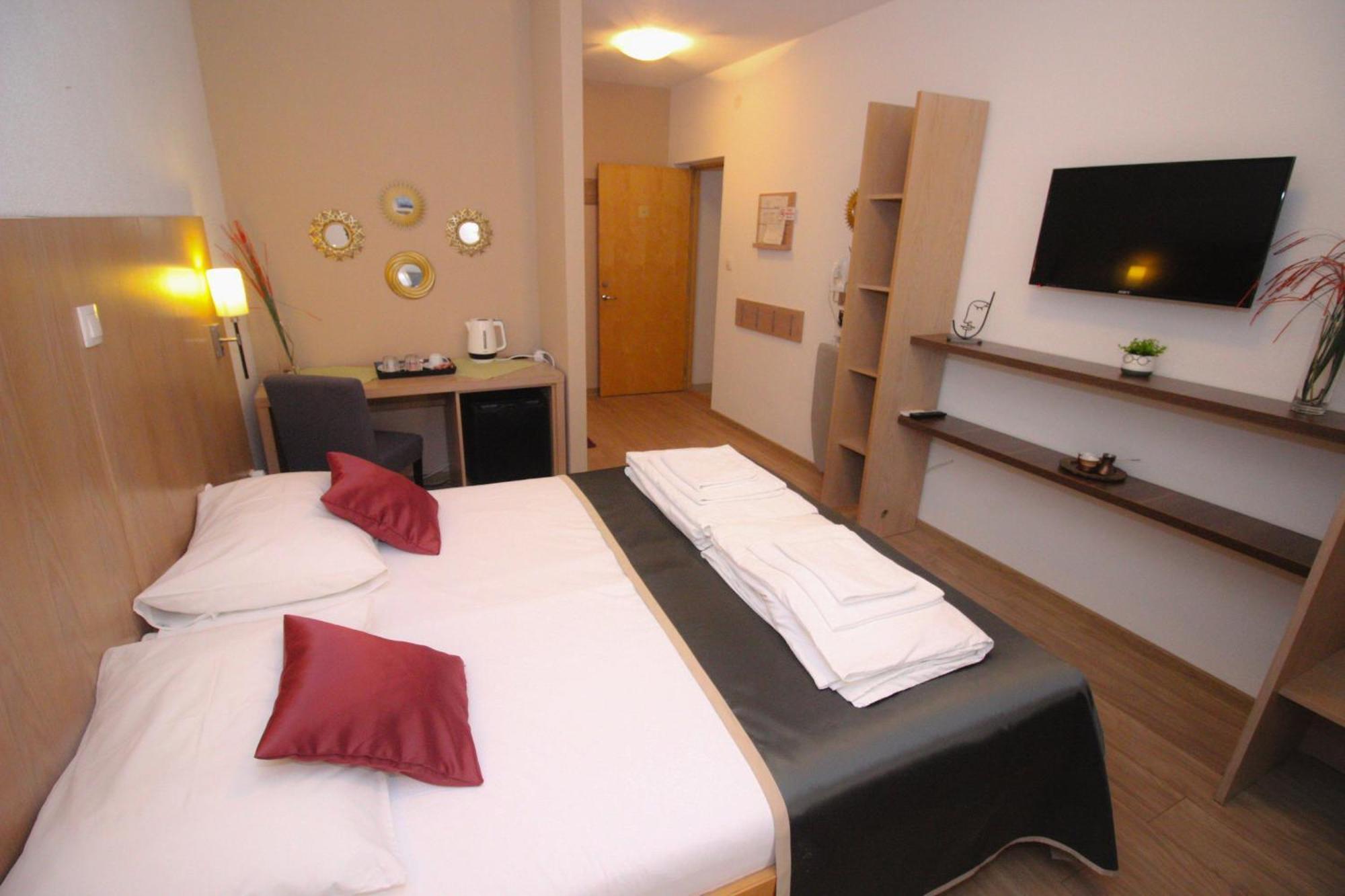 Villa Deny Mostar - With Free Parking Exterior foto