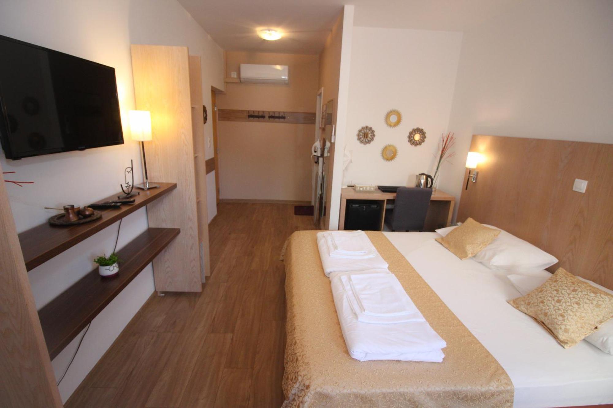 Villa Deny Mostar - With Free Parking Exterior foto