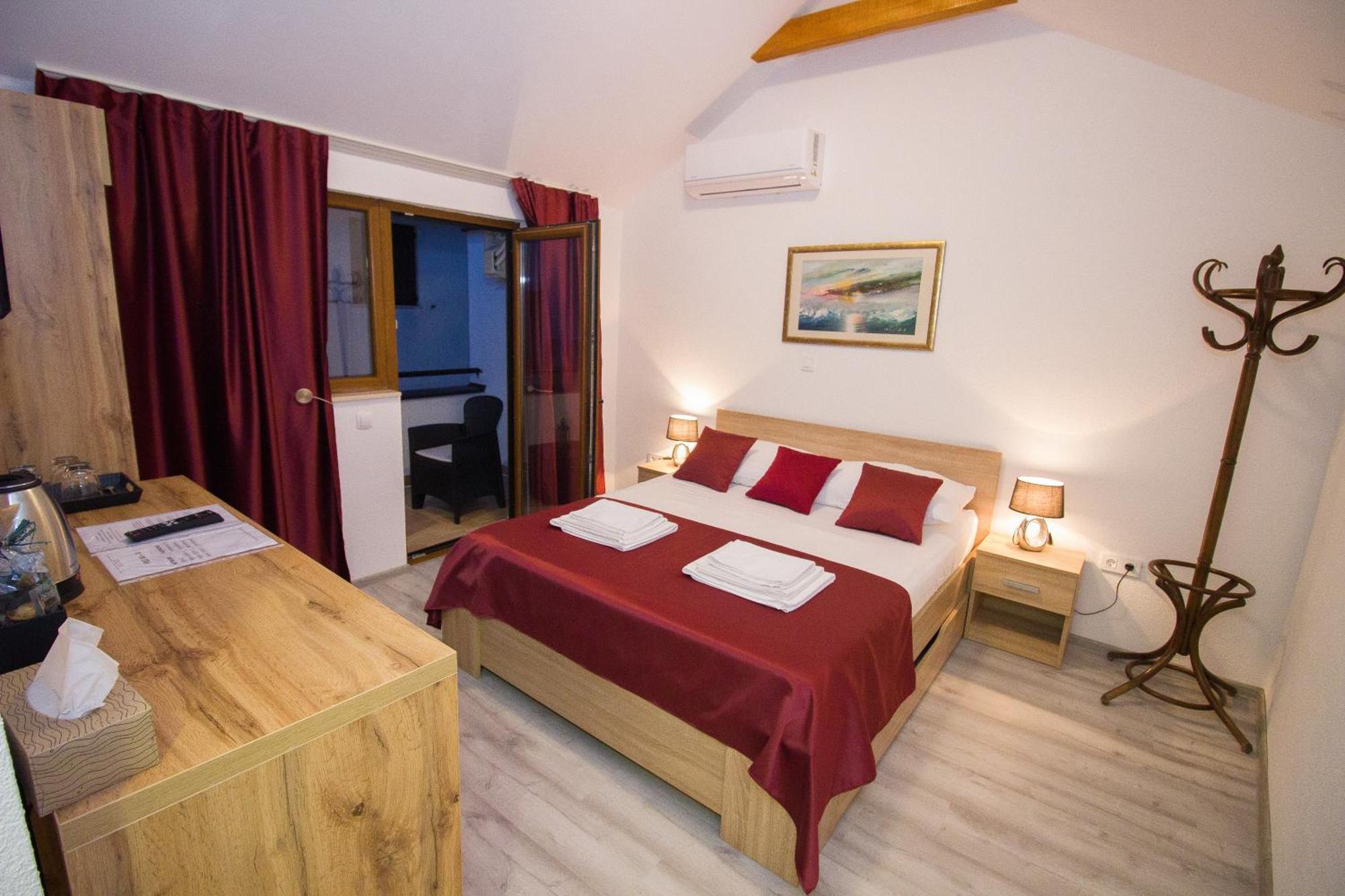 Villa Deny Mostar - With Free Parking Exterior foto